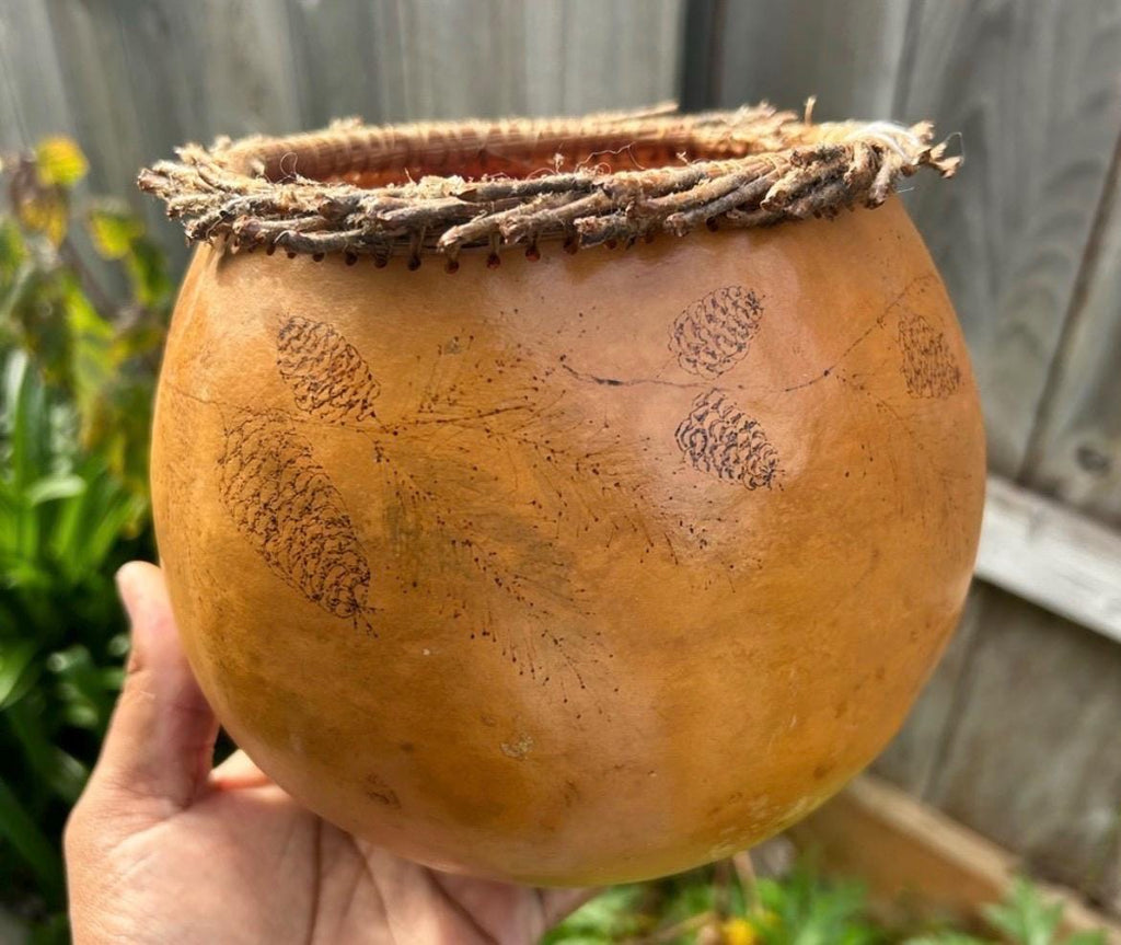 Vintage Pine Needle Gourd Basket – Pyrography Pinecone Motif, Southwestern Fiber Art