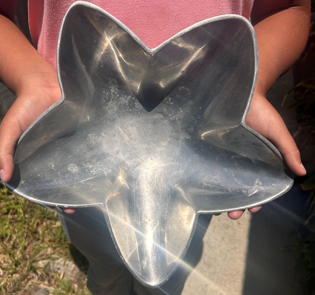Vintage Mariposa Brillante Nesting Starfish Bowls - Set of 2 (14" and 7") As-Is