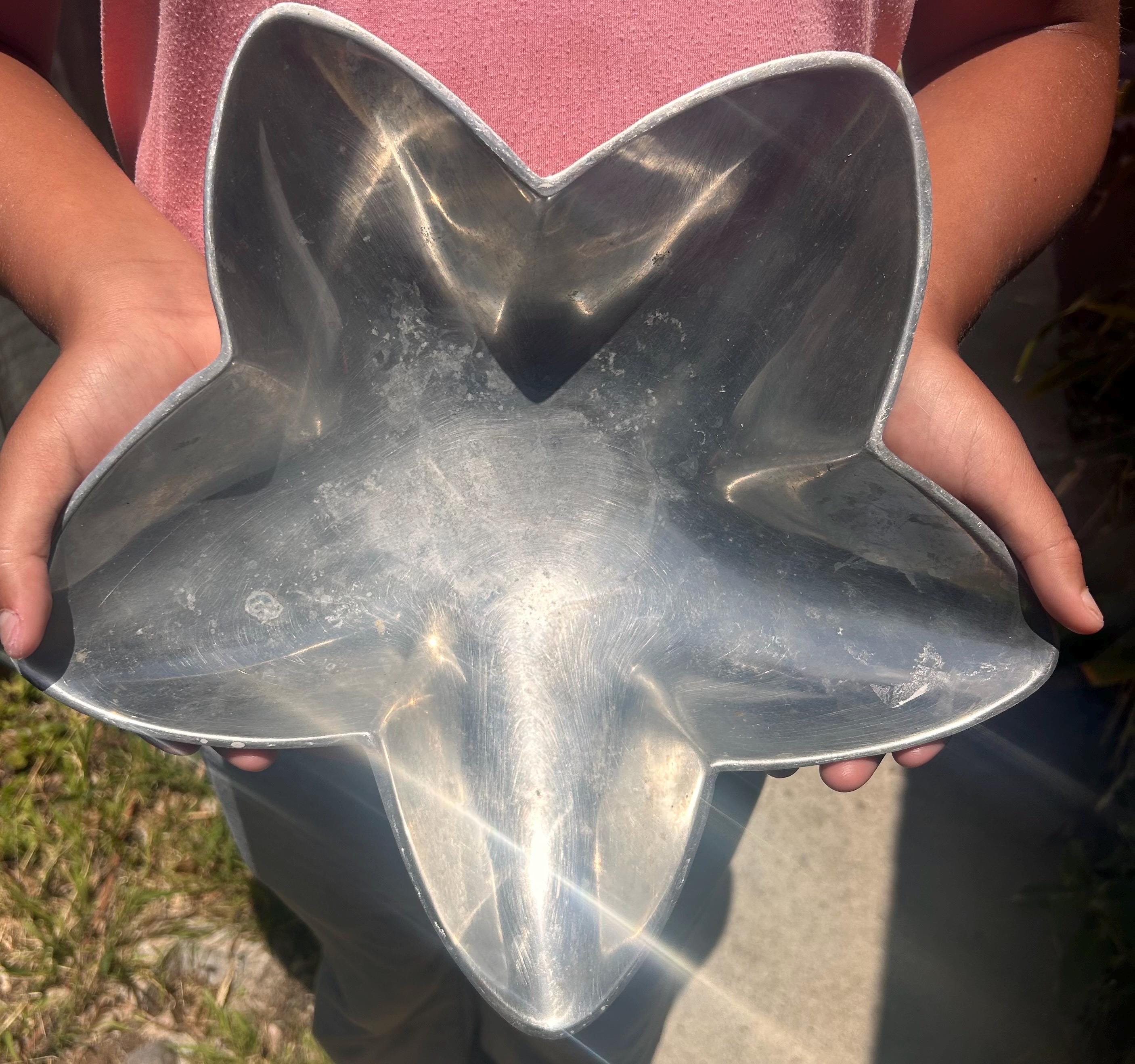 Vintage Mariposa Brillante Nesting Starfish Bowls - Set of 2 (14" and 7") As-Is