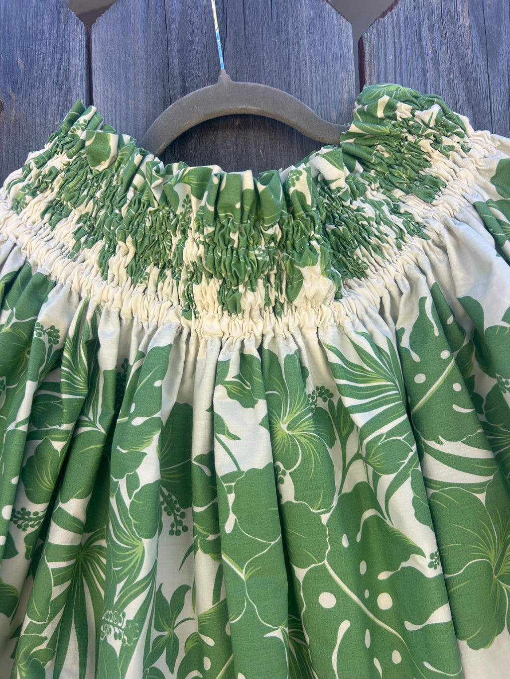 Vintage/Boutique Hawaiian Hula Paʻu Skirt – Green and White