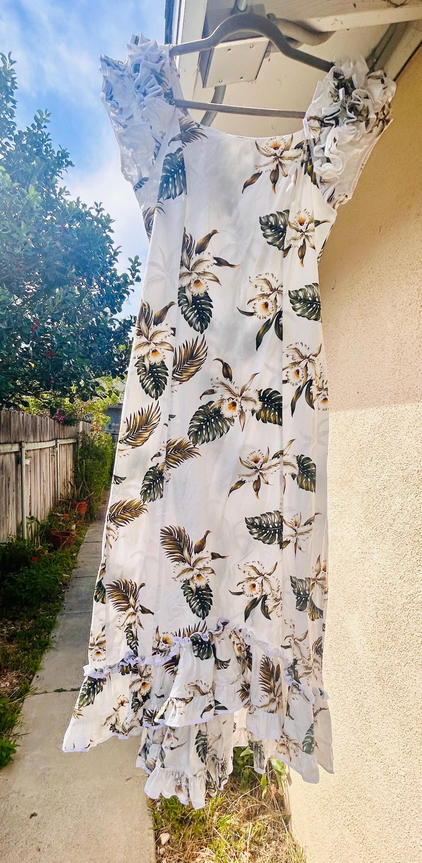 Vintage MAHALO Hawaiian Muumuu Dress White Tropical Floral Ruffle Mermaid Small