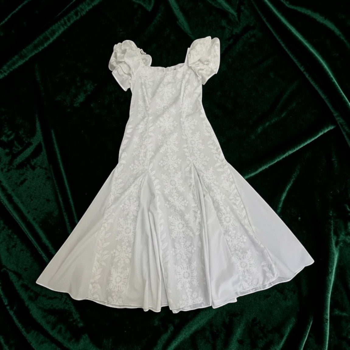 Vintage T&L Muumuu Factory White Hawaiian Dress Tiered Ruffle Sleeve 7/8