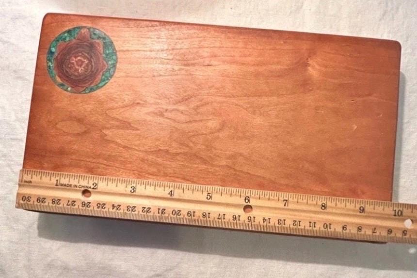 Cheese/charcuterie board - Cherry wood, turquoise and resin