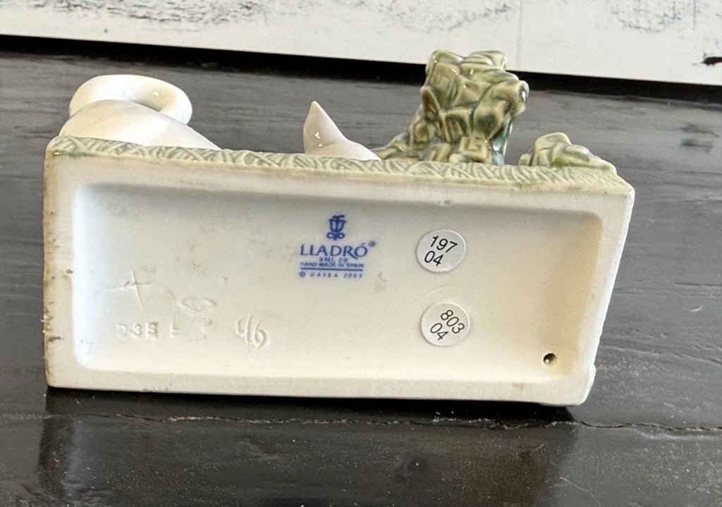 Vintage Lladro Kitten Porcelain Figurine, Green Stone Arbor (#8070)