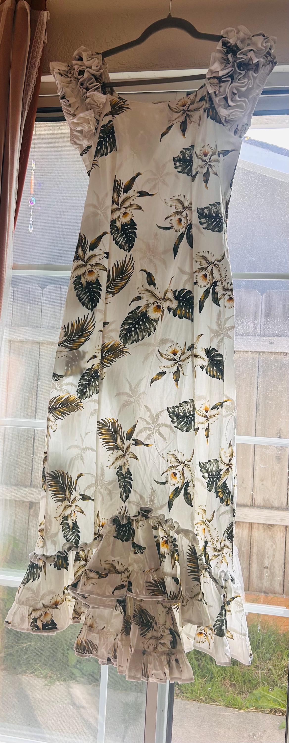 Vintage MAHALO Hawaiian Muumuu Dress White Tropical Floral Ruffle Mermaid Small