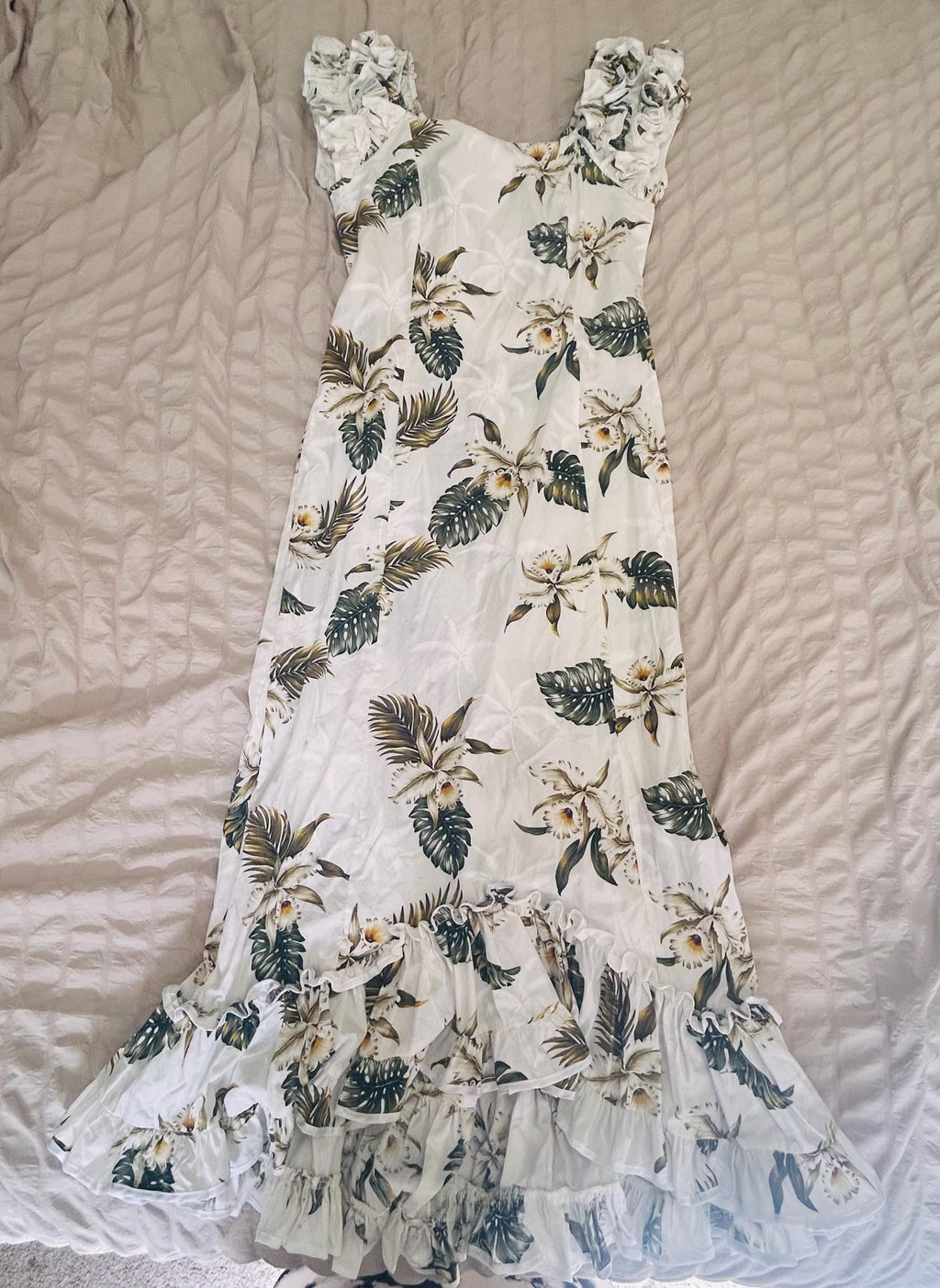 Vintage MAHALO Hawaiian Muumuu Dress White Tropical Floral Ruffle Mermaid Small